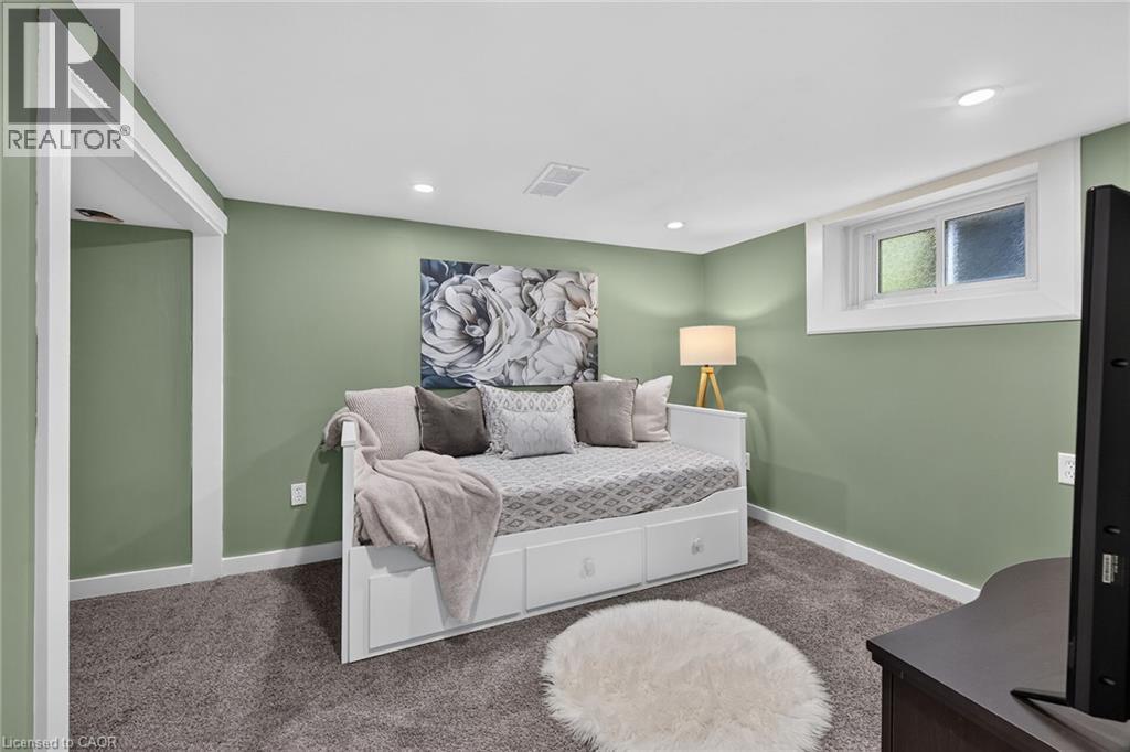 25 WOODBRIDGE Road - Image 32