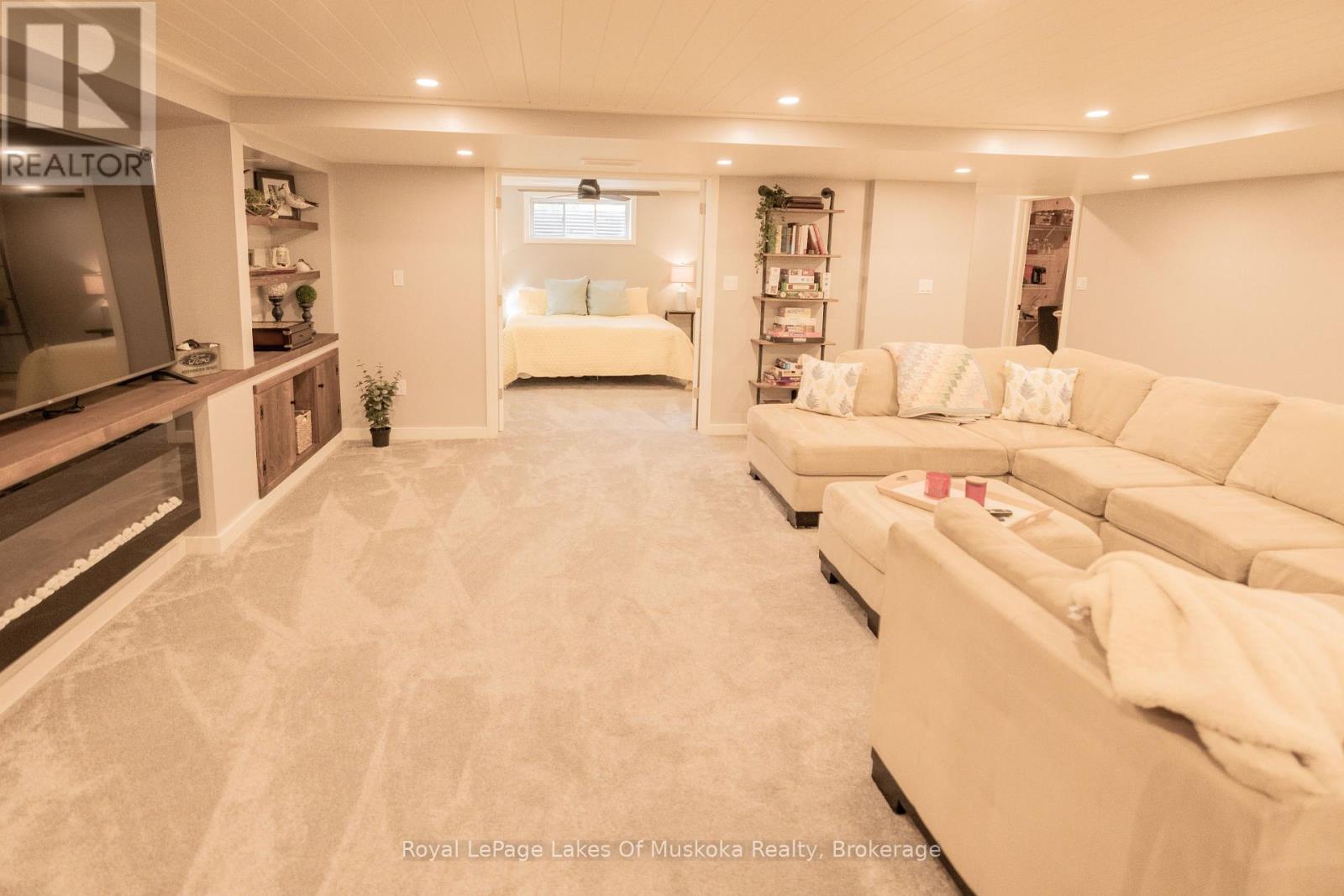 3 HOMESTEAD LANE - 21