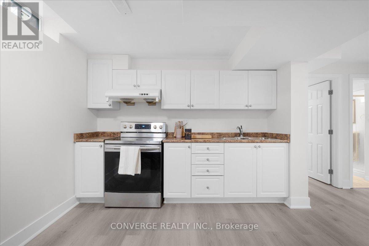 3 PLOWMAN DRIVE, Ajax (Central) — photo 2