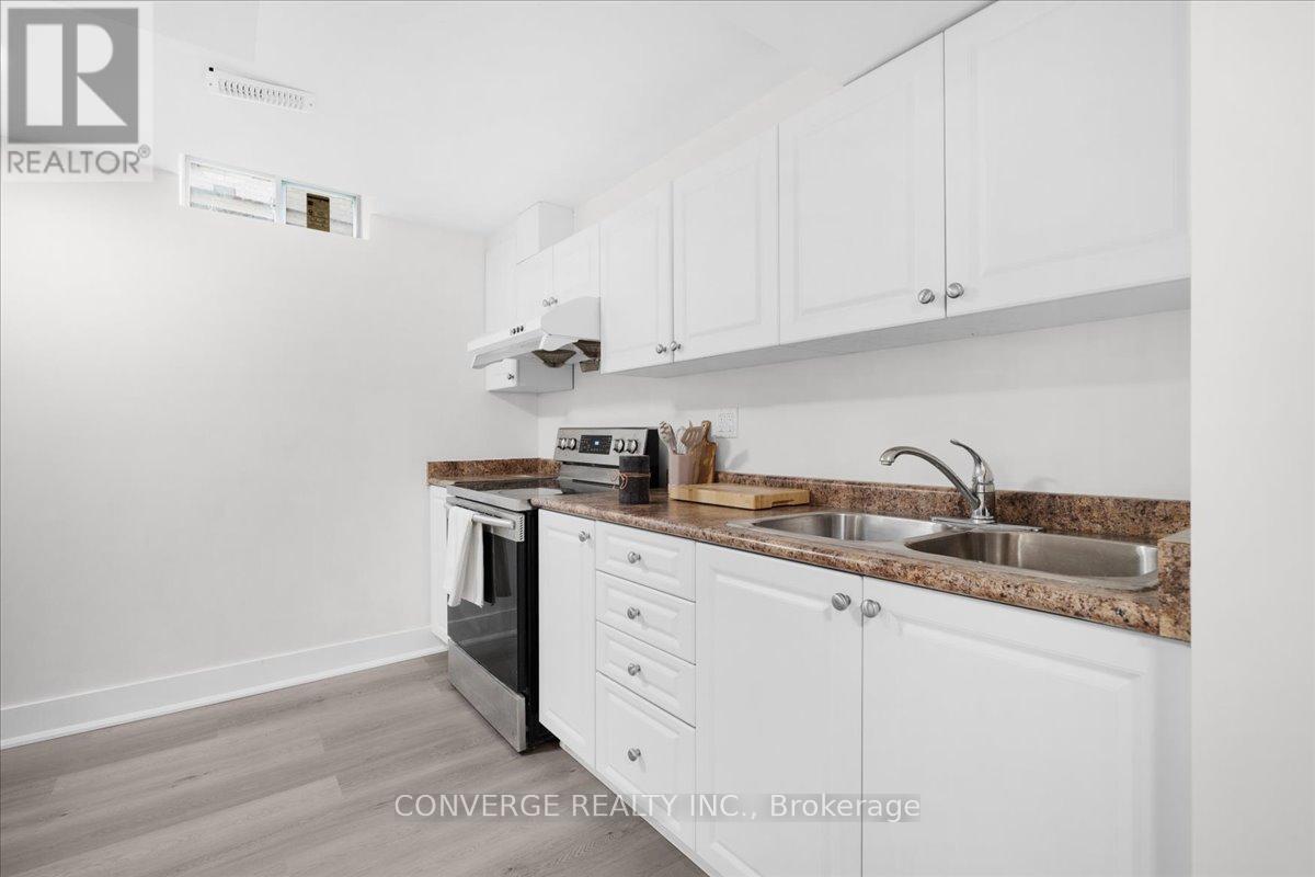 3 PLOWMAN DRIVE, Ajax (Central) — photo 3