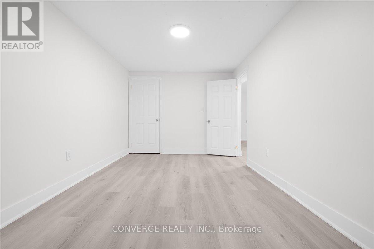 3 PLOWMAN DRIVE, Ajax (Central) — photo 6