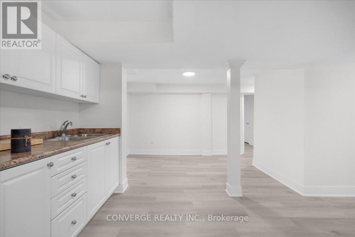 3 PLOWMAN DRIVE, Ajax (Central) — photo 9