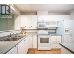 311 12148 224 Street, Maple Ridge, BC V2X6B7 Photo 9