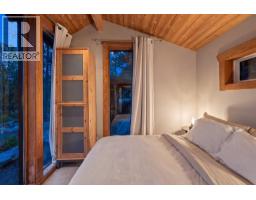 9226 Emerald Drive, Whistler, BC V8E0G5 Photo 12