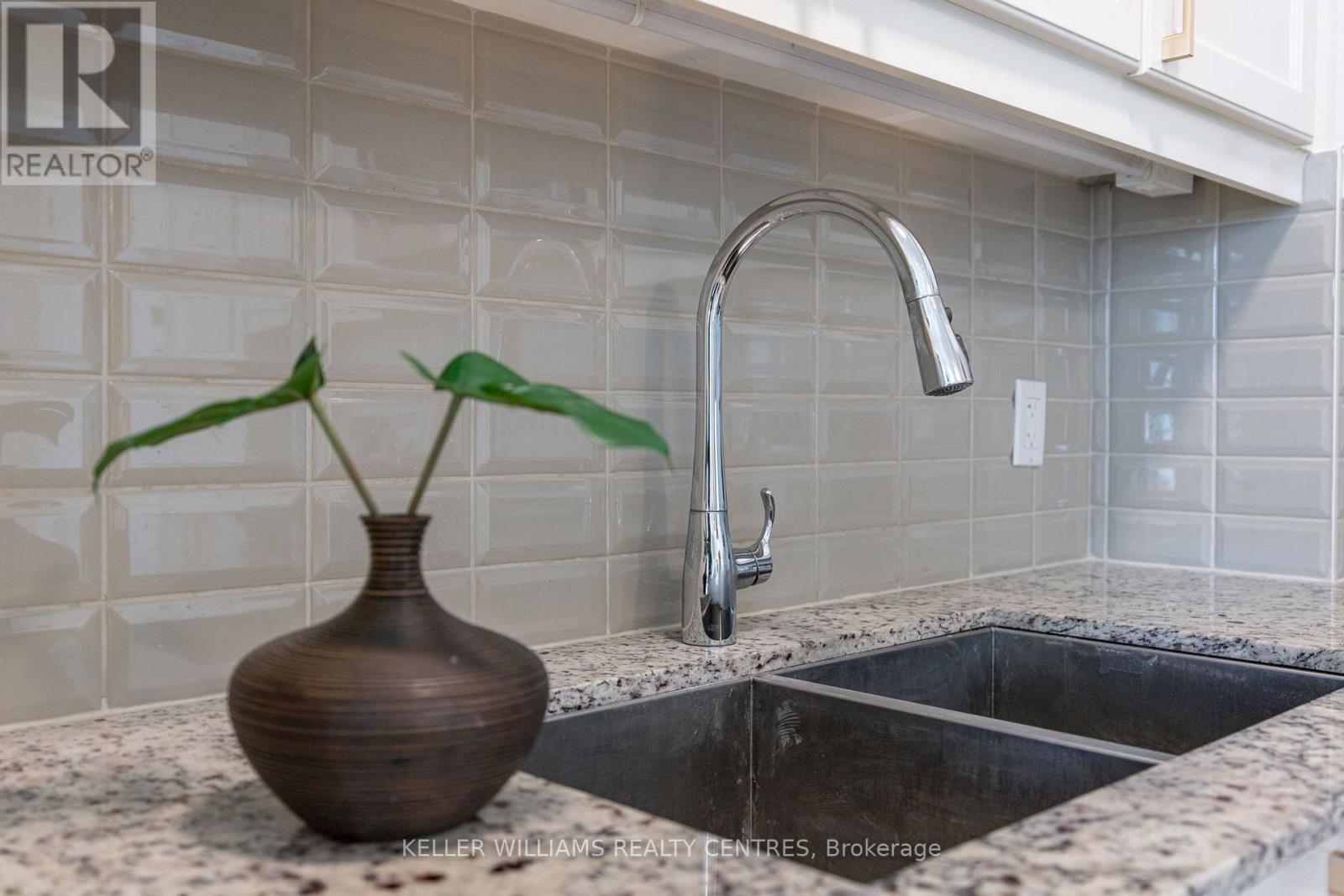 410 - 2522 KEELE STREET, Toronto (Maple Leaf) — photo 12