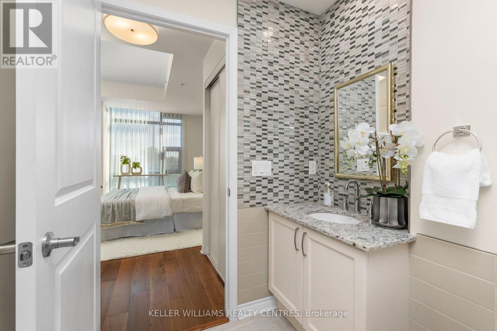 #410 2522 KEELE STREET - 19