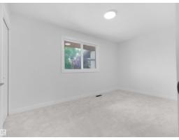 126 Woodstock Nw, Edmonton, AB T5T0H6 Photo 12
