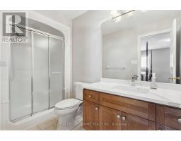 2092 English Crescent, Burlington, ON L7L7B3 Photo 14