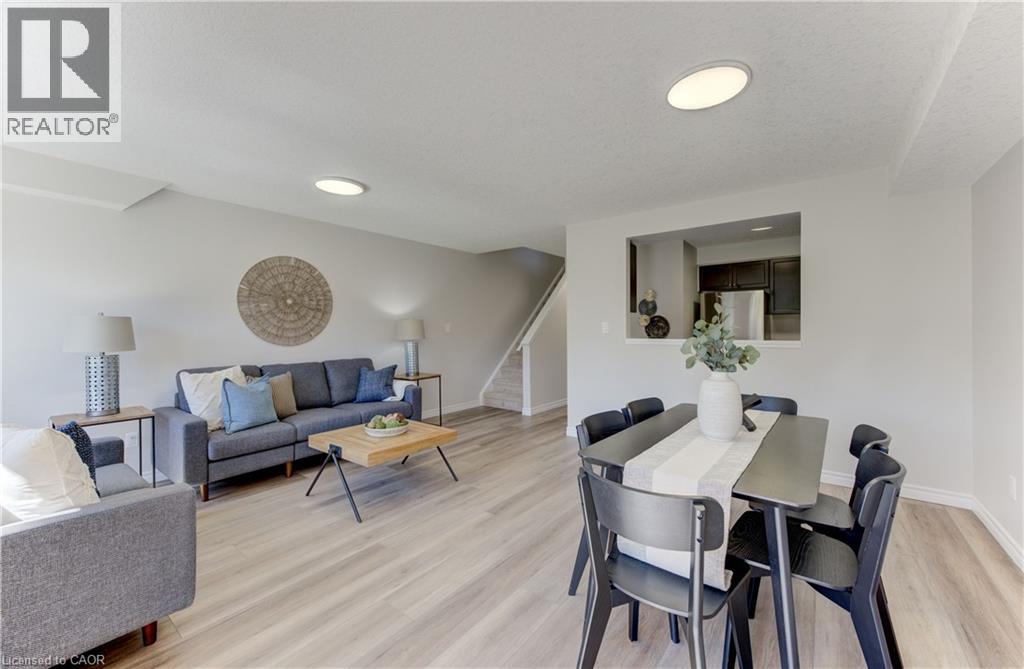 975 ZELLER Crescent, Kitchener — photo 8