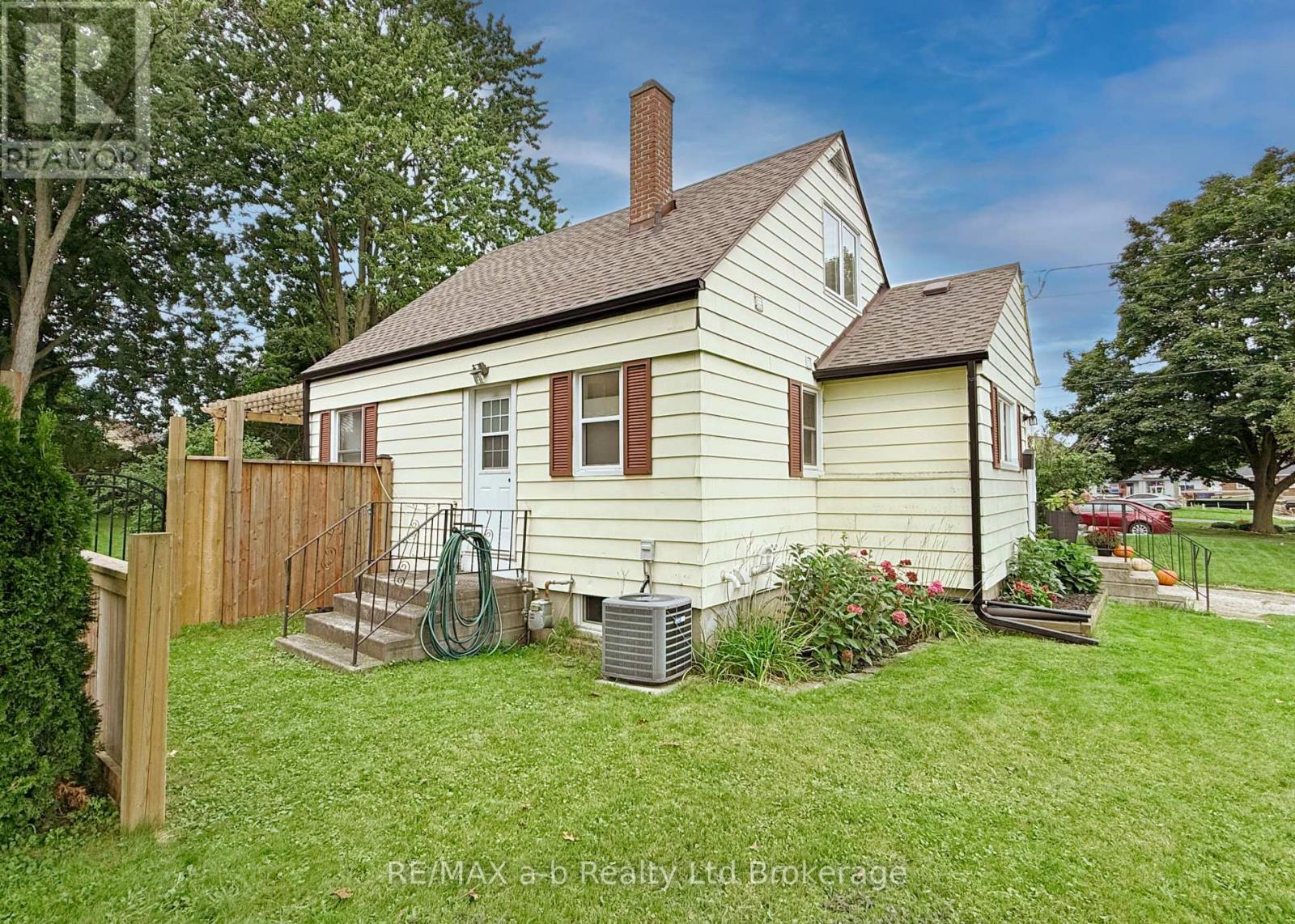 357 KNIGHTSBRIDGE ROAD, Woodstock (Woodstock - North) — photo 4