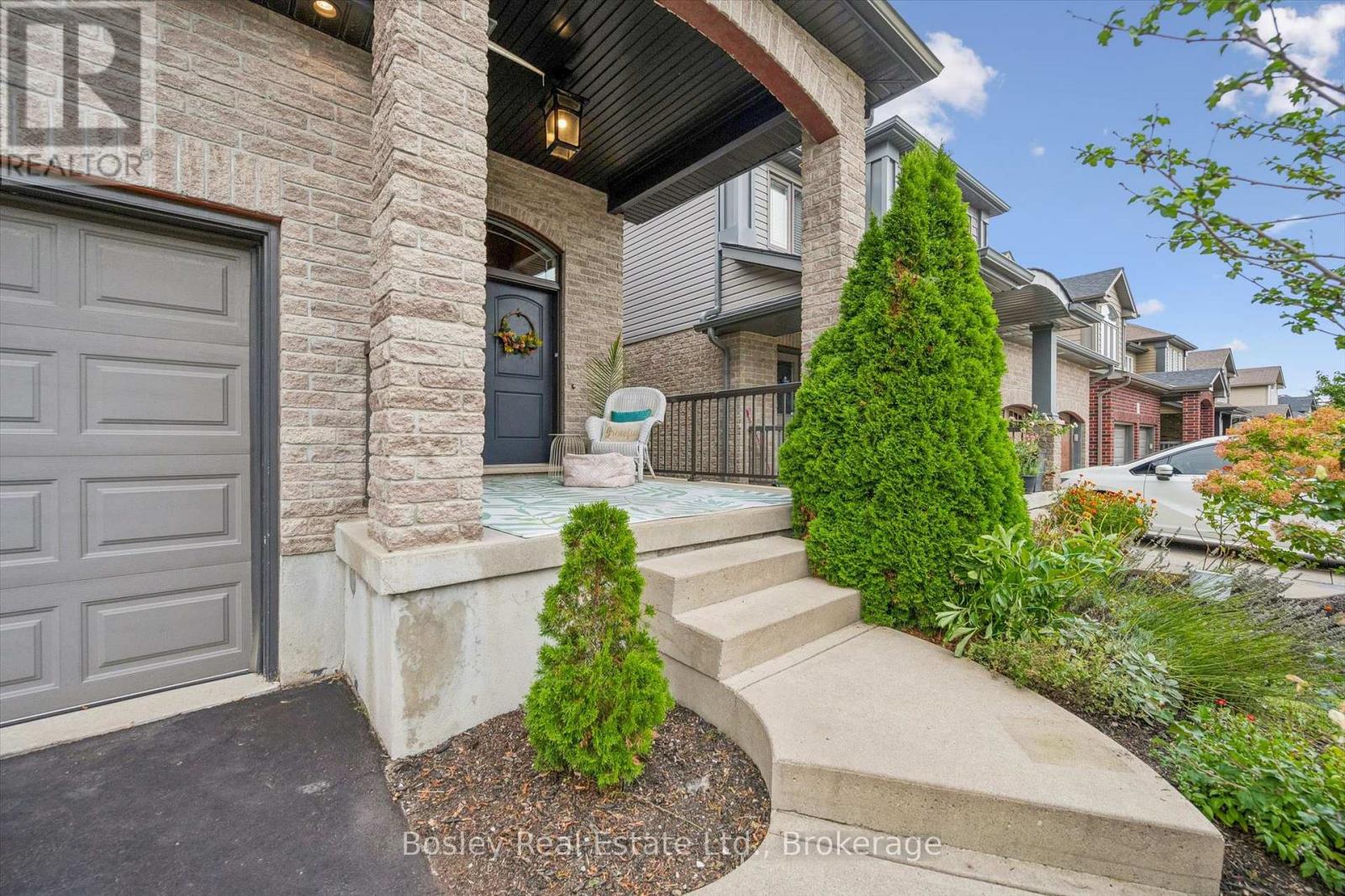 94 MAPLECREST DRIVE — photo 3