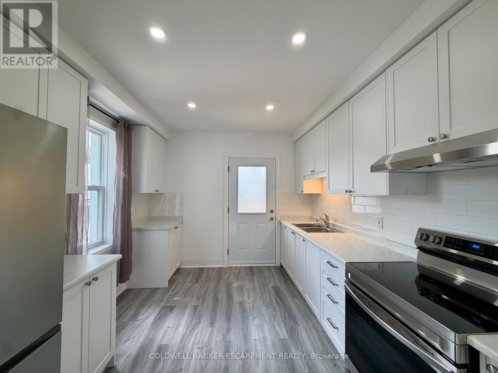 APARTMENT A - 5 MILL STREET, Halton Hills (AC Acton) — photo 4