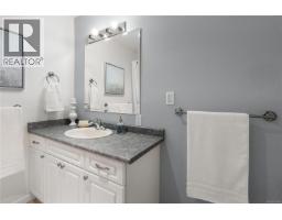 315 9560 Fifth St, Sidney, BC V8L2W5 Photo 23