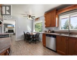 Living room - 3648 Island Hwy S, Campbell River, BC V9W1E6 Photo 11