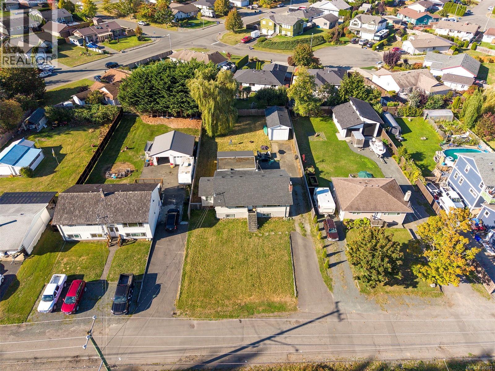 3648 island Hwy S