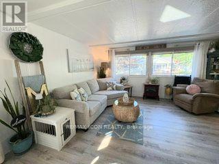 100 SHANNON BOULEVARD, South Huron (Stephen) — photo 3