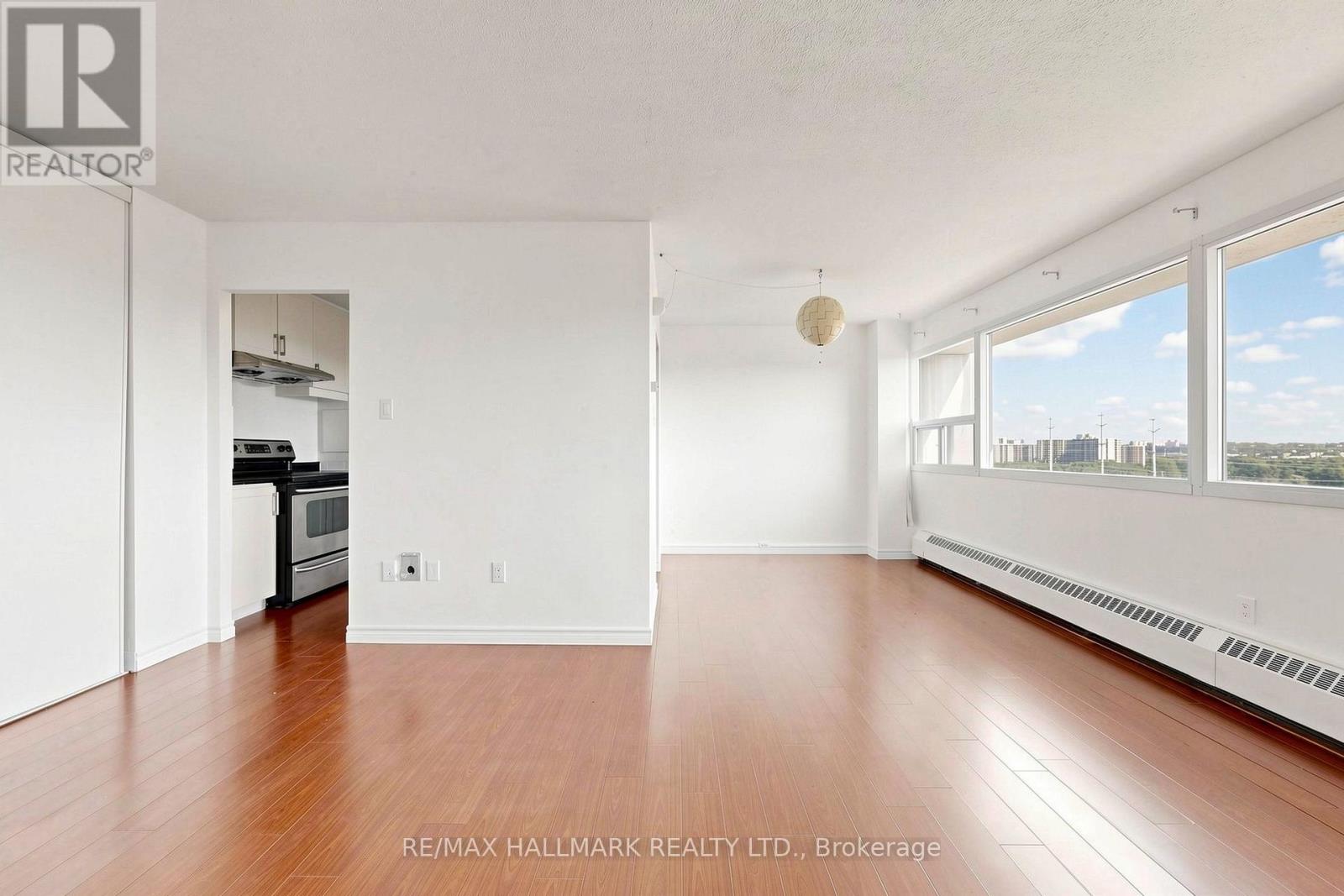 #1512 100 LEEWARD GLENWAY - 15