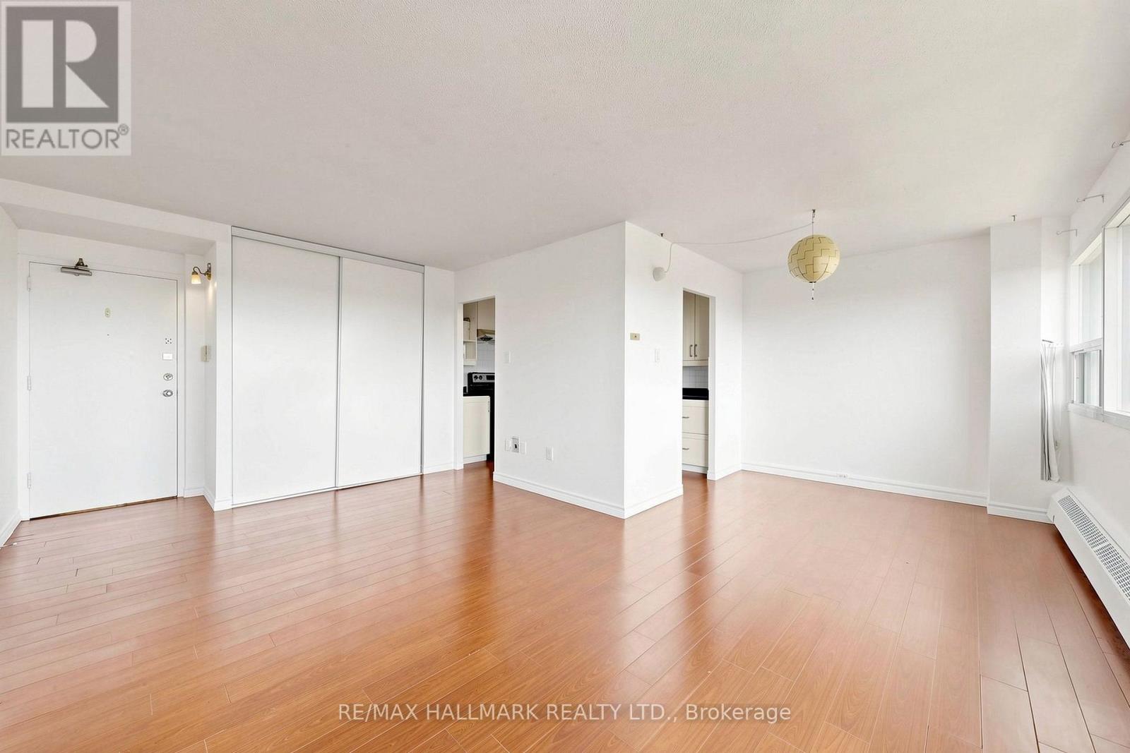 #1512 100 LEEWARD GLENWAY - 19