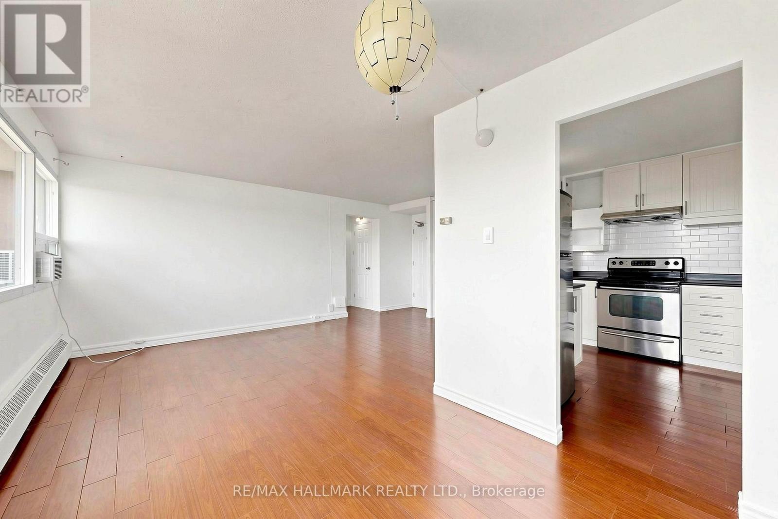 #1512 100 LEEWARD GLENWAY - 21