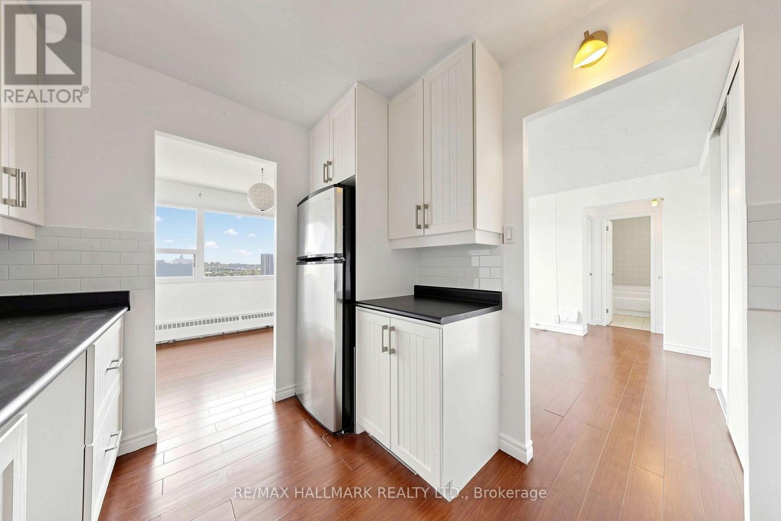 #1512 100 LEEWARD GLENWAY - 24
