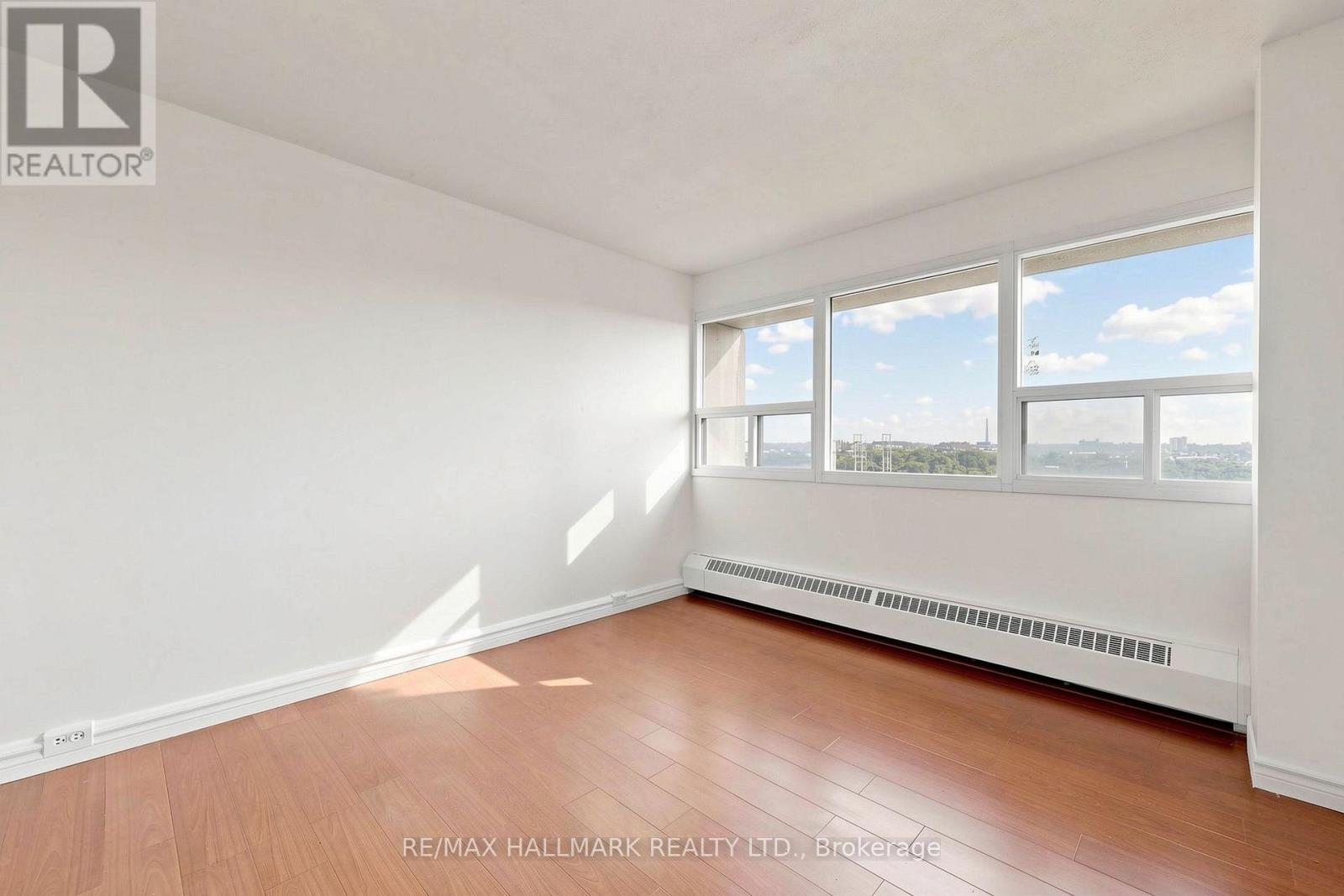 #1512 100 LEEWARD GLENWAY - 26