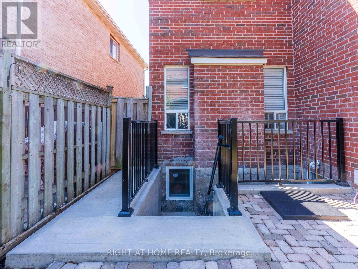 B - 99 PURCELL CRESCENT, Vaughan (Maple) — photo 2
