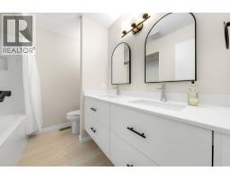 2763 Violet Street, North Vancouver, BC V7H2L7 Photo 25