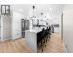2763 Violet Street, North Vancouver, BC V7H2L7 Photo 6