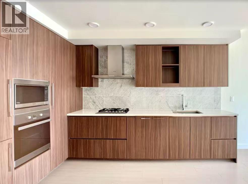 19F 433 MARINE DRIVE, Vancouver photo 2