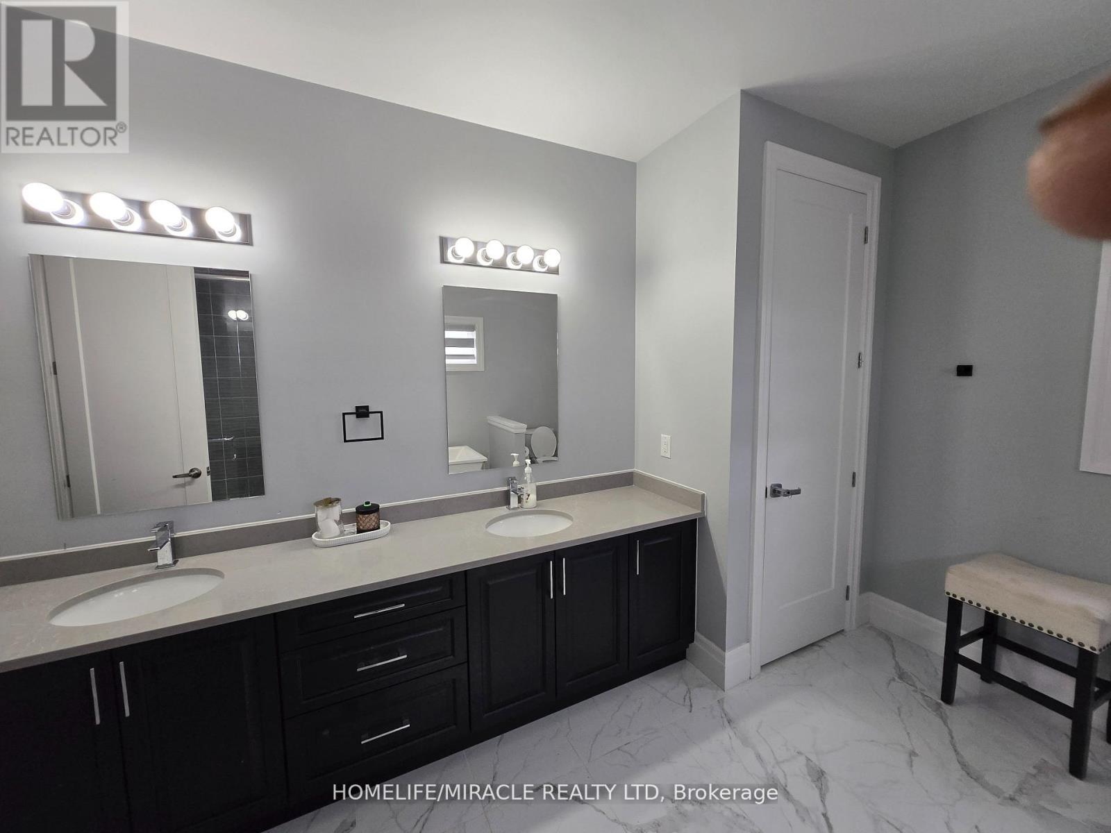 172 FREURE DRIVE - 22