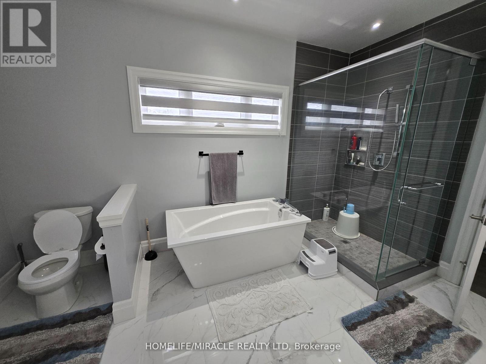 172 FREURE DRIVE - 23