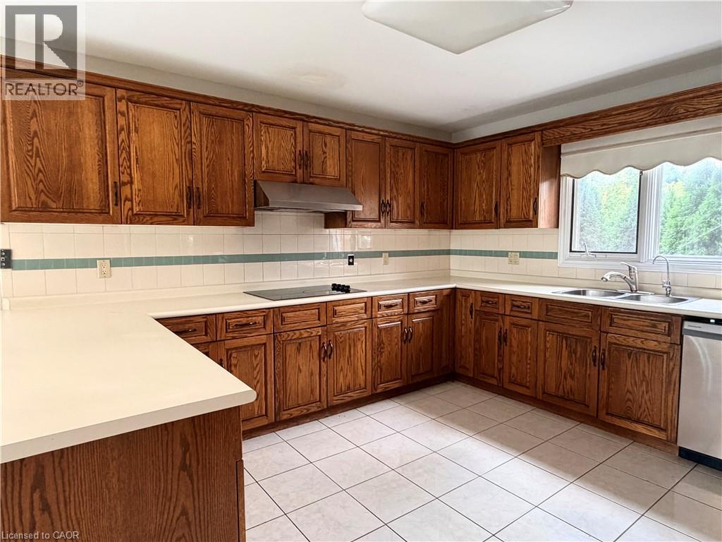 516 BRANSTONE Drive, Waterloo — photo 8