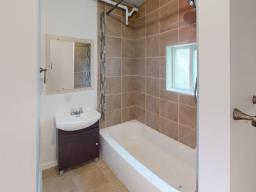 417 Epsilon Avenue, Winnipeg Beach, MB R0C3G0 Photo 6