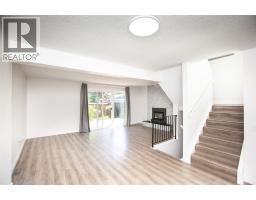 2pc Bathroom - 28 Midpark Gardens Se, Calgary, AB T2X1N7 Photo 7