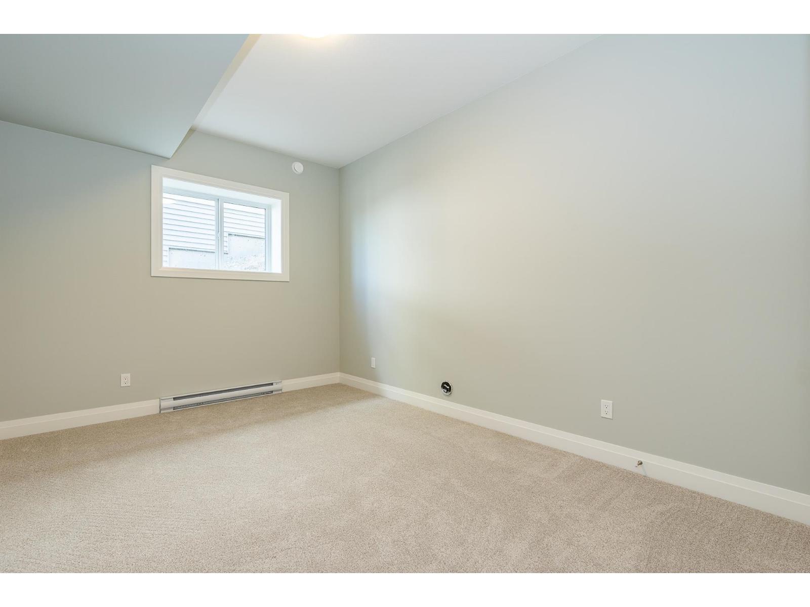 Photo of 39 4295 OLD CLAYBURN ROAD 36