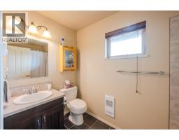 15 Falcon Drive, Oliver, BC  Photo 18
