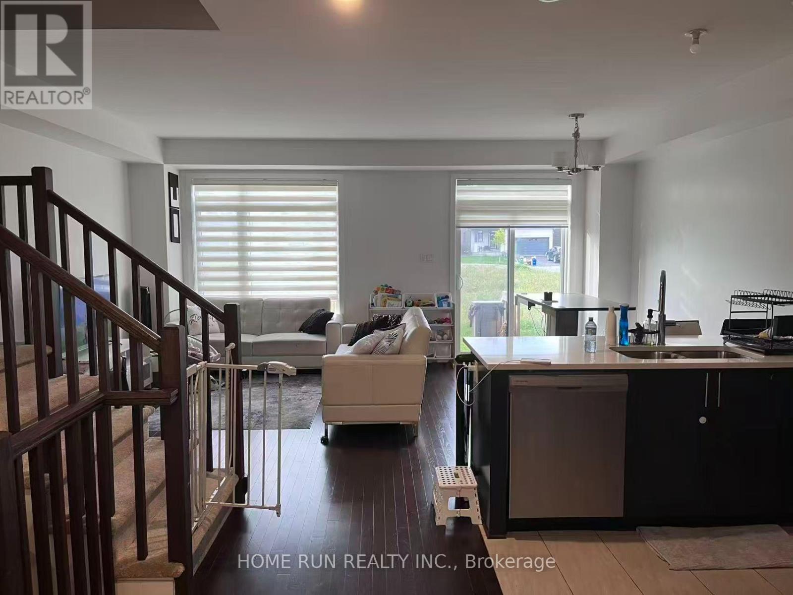 671 RATHBURN LANE, Ottawa — photo 5
