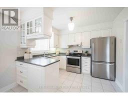 65 Baroness Crescent, Toronto, ON M2J3K4 Photo 11