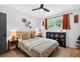 10871 Oriole Drive, Surrey, BC V3R5A4 Photo 6