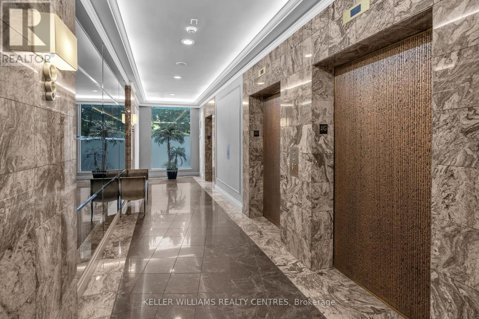 #204 7905 BAYVIEW AVENUE - 34