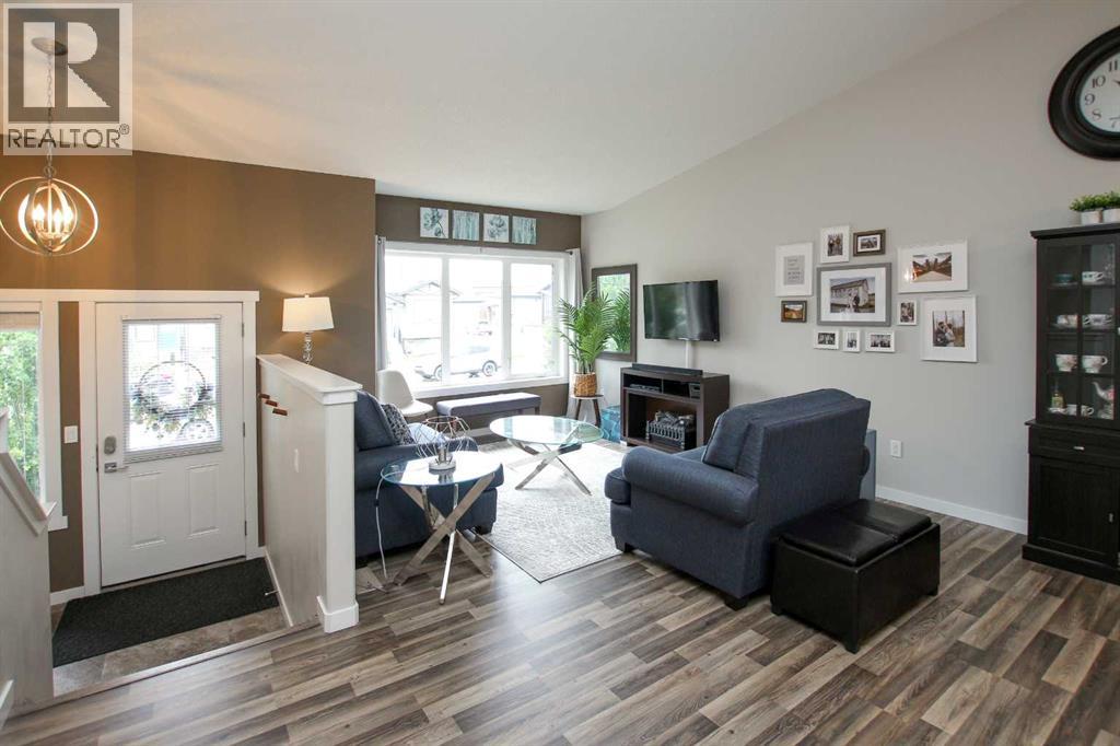 Listing photo – 338 Spruce Street, Springbrook