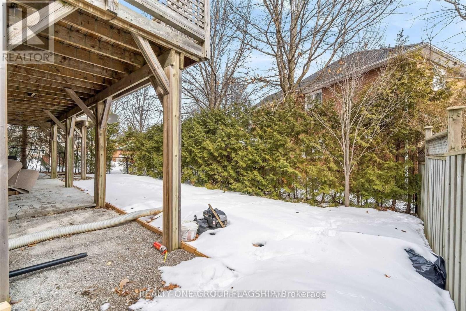 355 CARRUTHERS AVENUE, Newmarket (Summerhill Estates) — photo 2