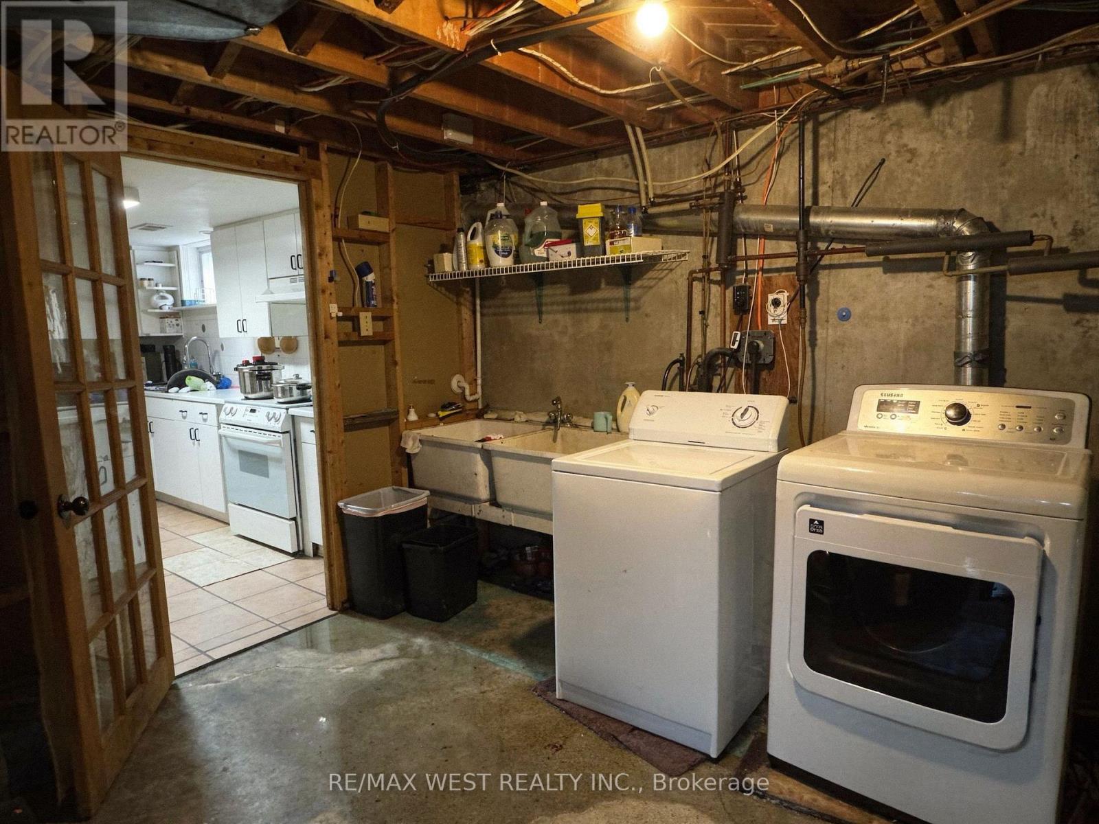 LOWER LEVEL - 31 VALENCIA CRESCENT, Toronto (Maple Leaf) — photo 10