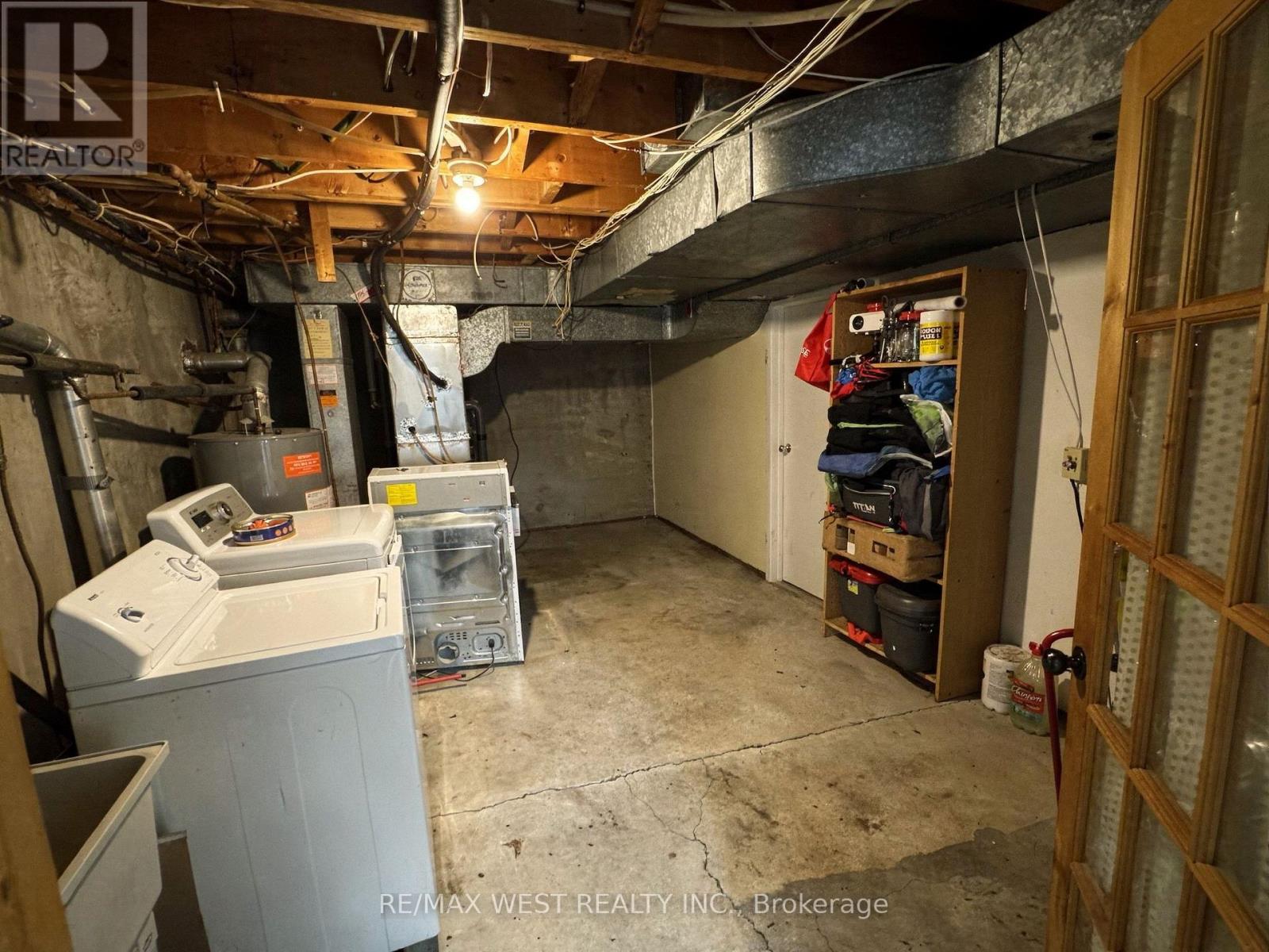 LOWER LEVEL - 31 VALENCIA CRESCENT, Toronto (Maple Leaf) — photo 11