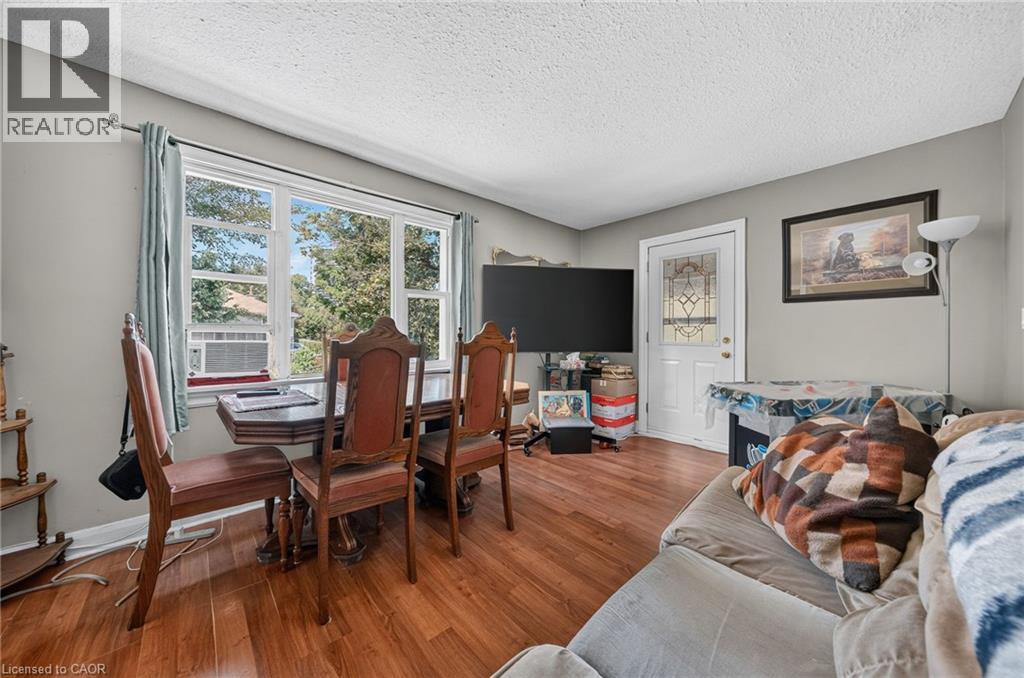15 KERR Street - 16