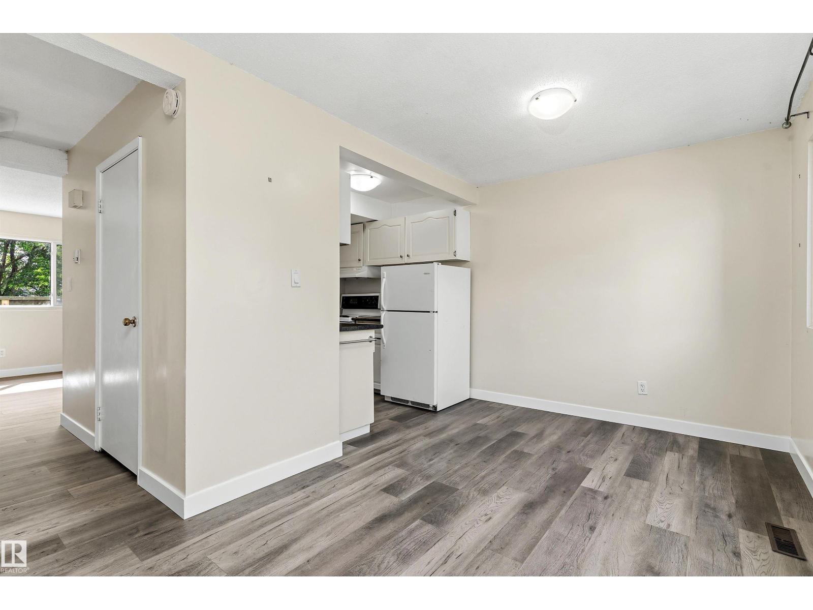 899 Abbotsfield Road NW, Abbottsfield — photo 12 of 29: Property photo