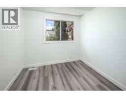 49, 1055 72 Avenue NW - photo 13
