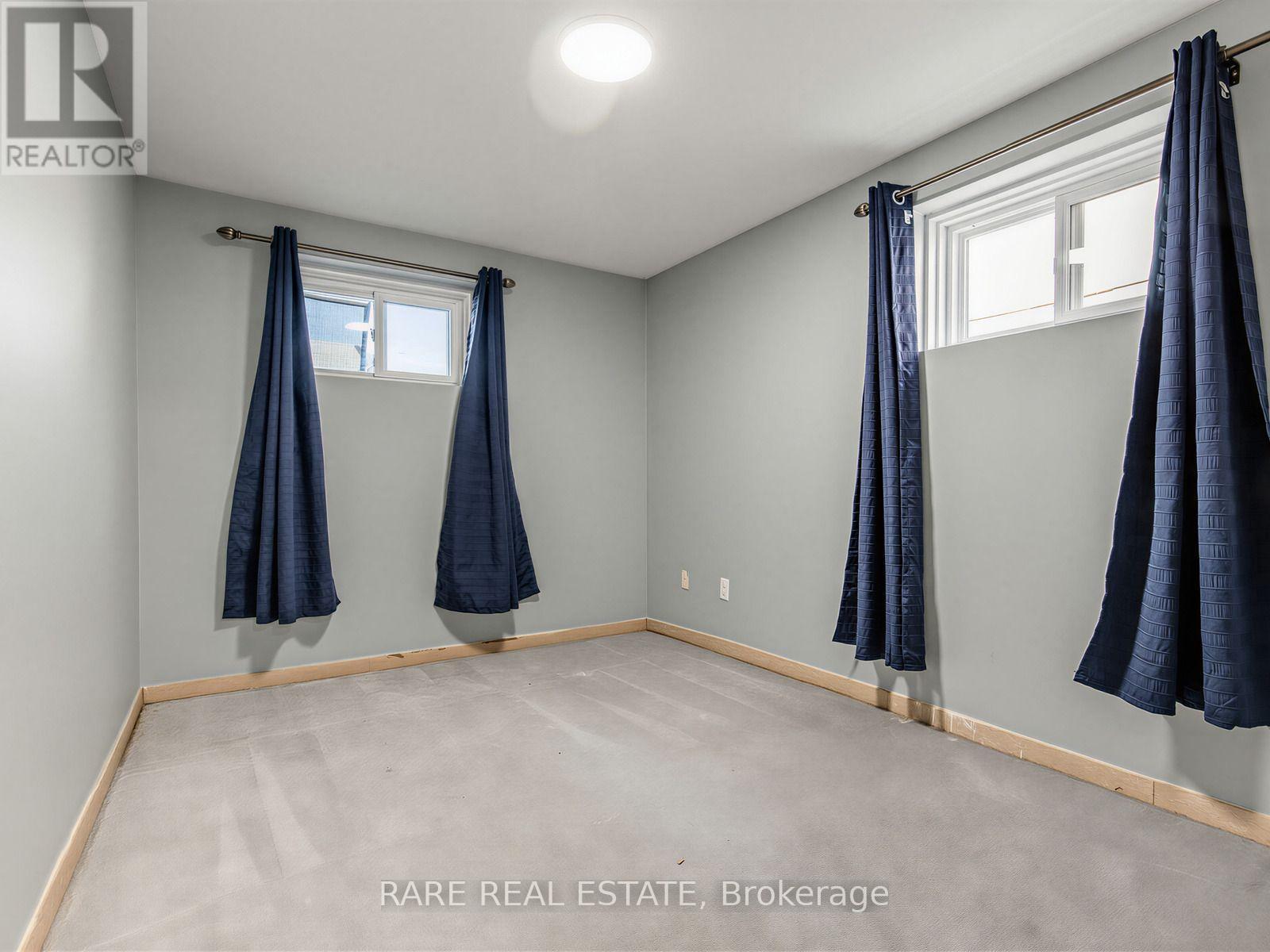 4 HISEY [BASEMENT] CRESCENT, Toronto (Black Creek) — photo 12