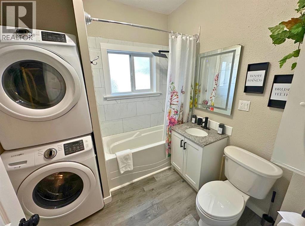 Listing photo – 5548 44 Avenue, Red Deer