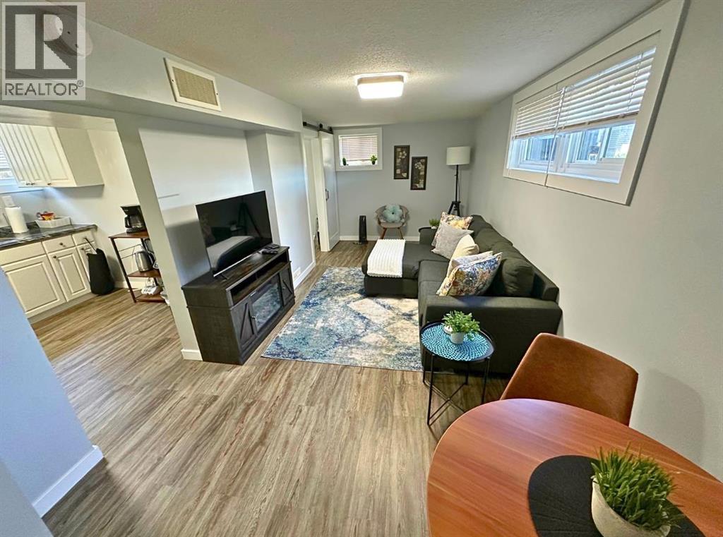 Listing photo – 5548 44 Avenue, Red Deer